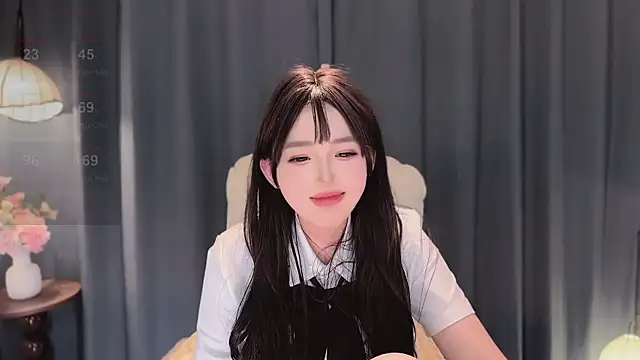 美女Yaiyigirl在线直播