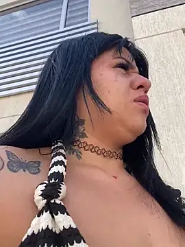 Luna_bigtitss777 webcam