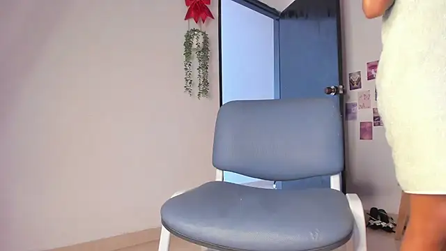 alice_guzman1 - Alice_guzman1's free webcam - UK Sex Cams