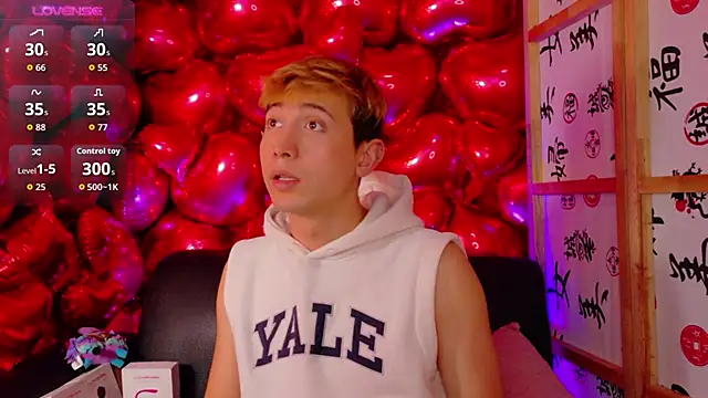 Naughty__Chriss webcam