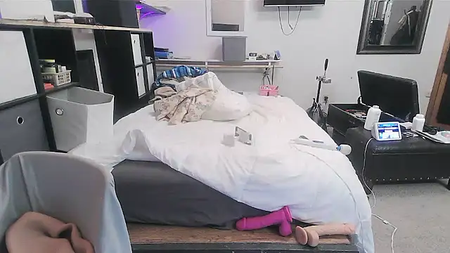 sissytrapdolly24 webcam