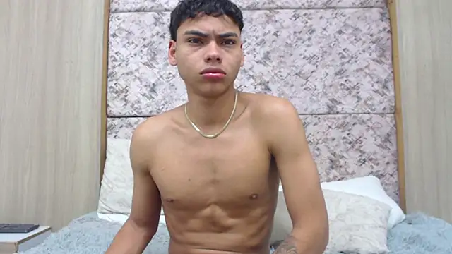 adam_piarse01 webcam