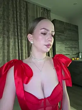 Webcam Model (MissOyee)  is live.Free join now!