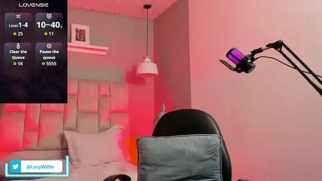 Lucy_Williiams webcam