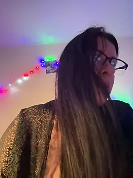 evelinia (F young) - Suck milk from the nipples.