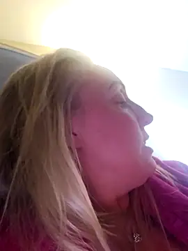 theblondecocklover webcam