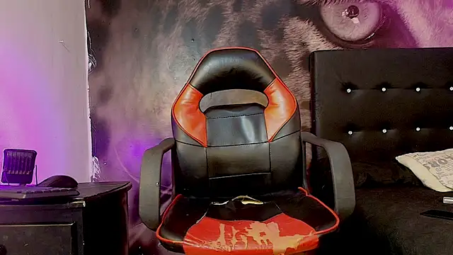 JERO_TEASE_S7S webcam