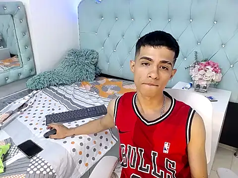 Apolo_Richards webcam