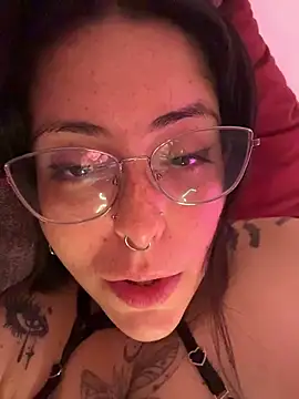 Mizztikaa from StripChat is Freechat