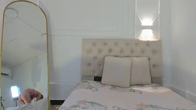 nicolvibes_212 webcam