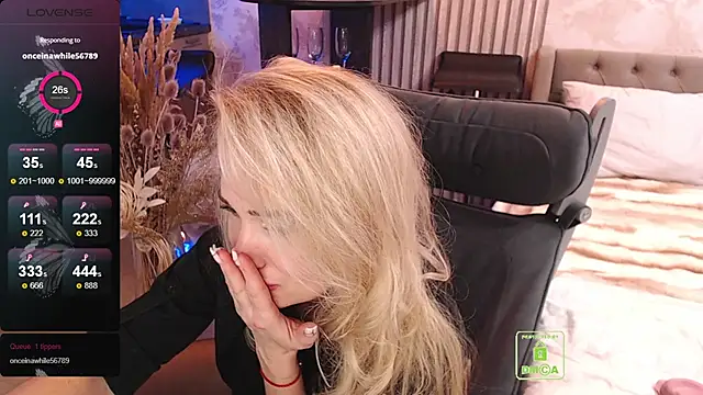 FreeBerryMILF webcam