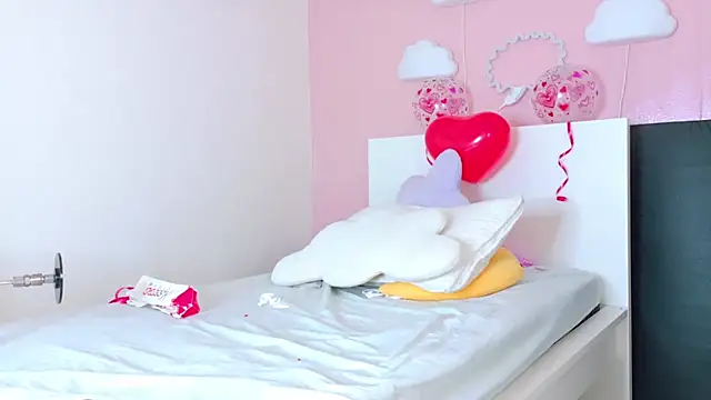 SeleneGibson__ webcam