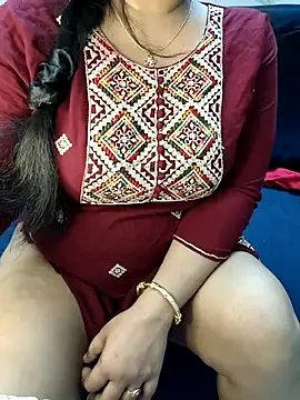 Webcam Model (SSiya-) is live