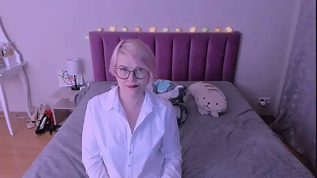 sabrinamacmarren webcam