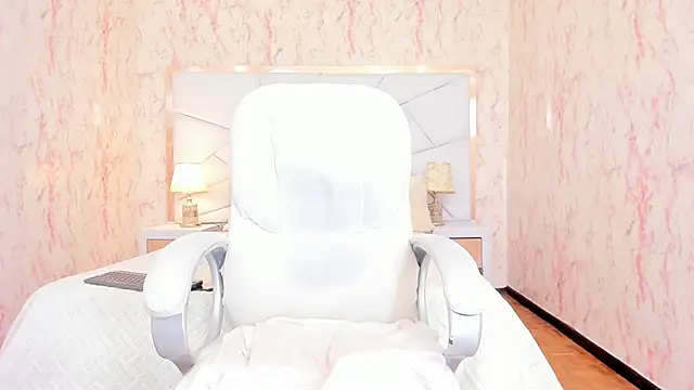 Emily_Whinfre webcam