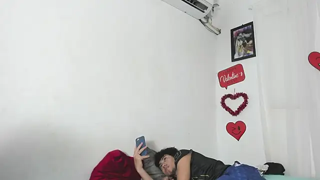 Laura_and_Kevin webcam