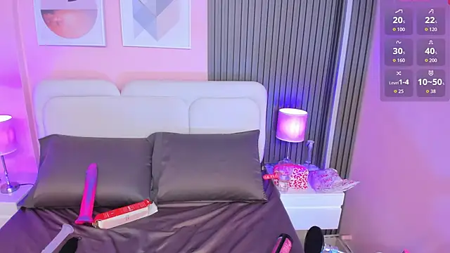 Clawdeen__wolf webcam