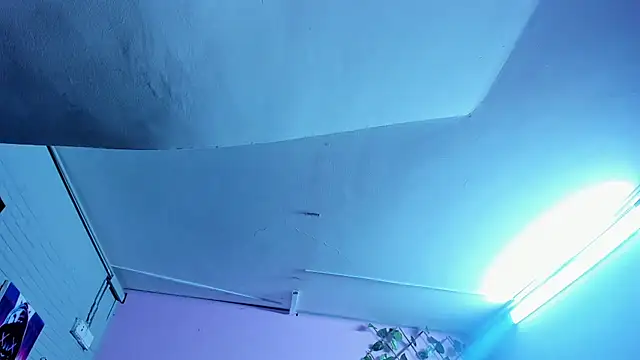 Yaluz_Naugthy webcam