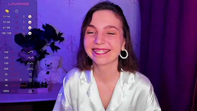 KindHazelHere_ webcam