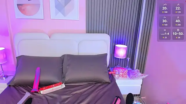 Clawdeen__wolf webcam