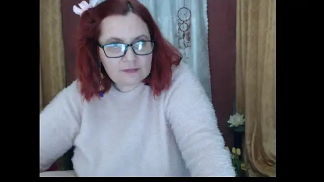 PlayfullMature webcam