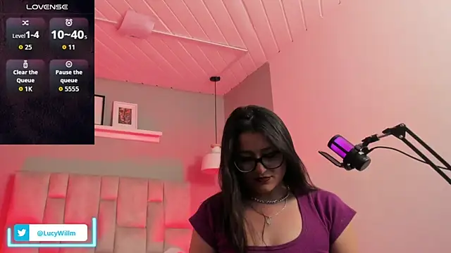 Lucy_Williiams webcam