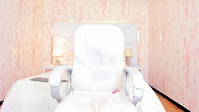 Emily_Whinfre webcam