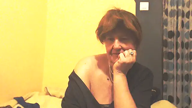 mioritahard - MioritaHard's free webcam - UK Sex Cams