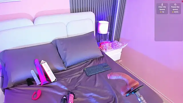 Clawdeen__wolf webcam