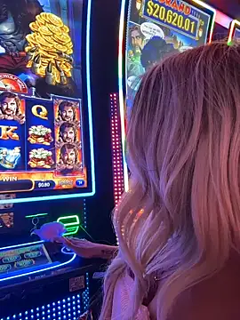 blondiluvsanal webcam