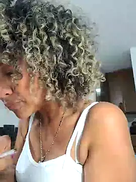 BiiancaEstradaa webcam