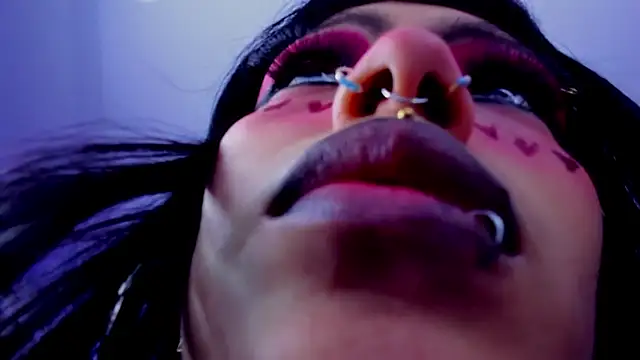 auroradiaz - AuroraDiaz's free webcam - UK Sex Cams