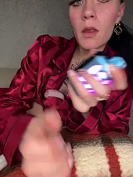 Webcam Model (Feuchtes_traumchenn)  is live.Free join now!