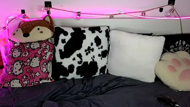 nicollewetpussy webcam