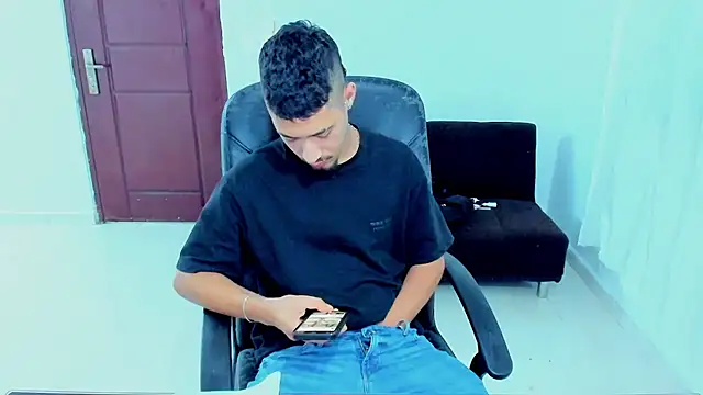 chandler_ken - Chandler_ken's free webcam - UK Sex Cams