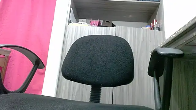 nicolle_milf1978 webcam