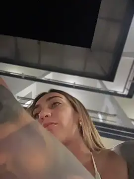 Ninabigtitied webcam