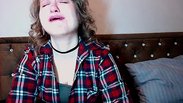 sara4uu - Sara4uu's free webcam