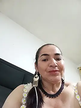 Webcam Model (MaryRoze_)  is live.Free join now!