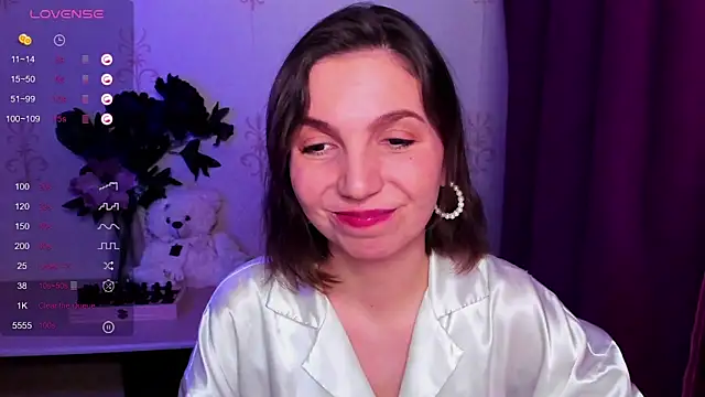 kindhazelhere_ - KindHazelHere_'s free webcam