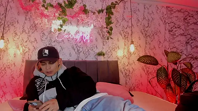 Bonny_and_carrot webcam