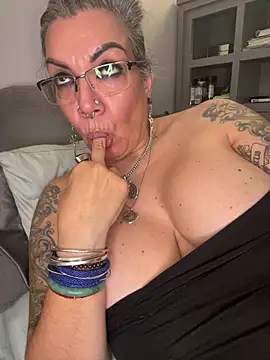 dieseldame1313 webcam