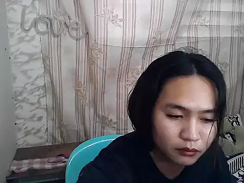 BestCausinEVER2324 webcam