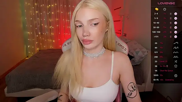 AnyaTaylor_ webcam
