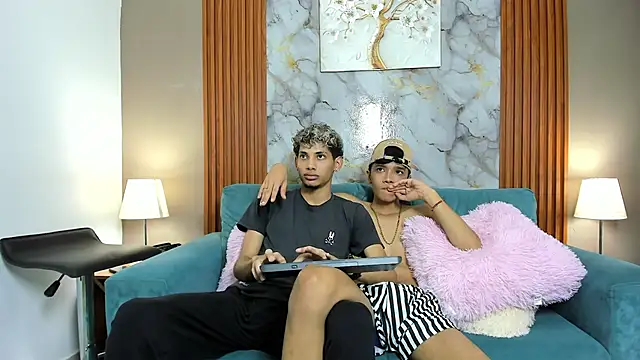 YOUNG_BOYS_HELL webcam