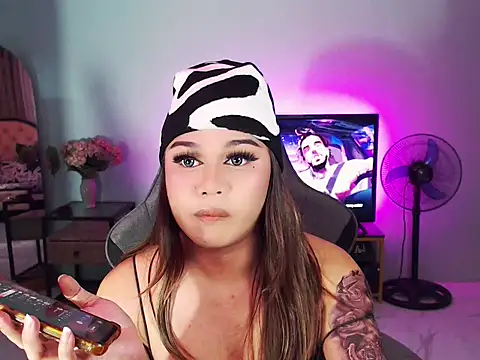 SexxyTsLoverr webcam