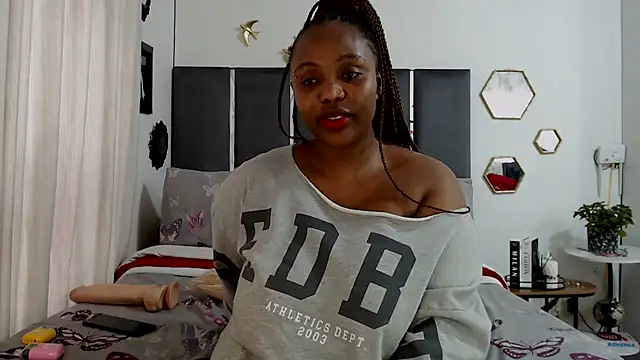 IceBellaCane313 webcam