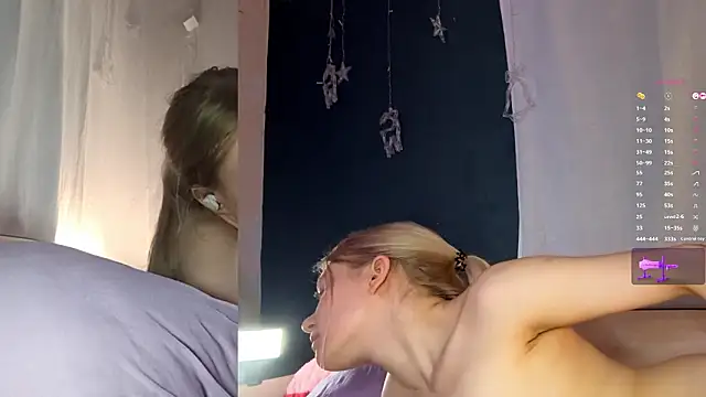 MaryjaneSpider webcam