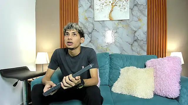 YOUNG_BOYS_HELL webcam