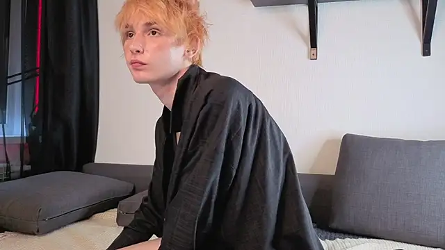 Your_avatar — naked doggy pose